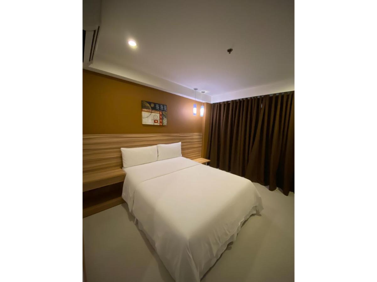 Capital O 820 Guijo Suites Makati Manila Eksteriør bilde