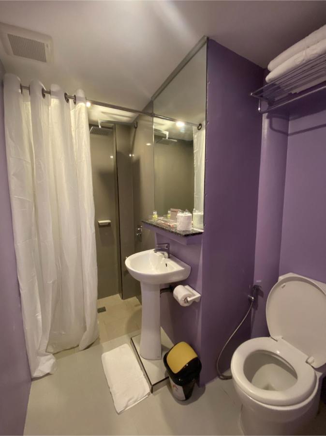 Capital O 820 Guijo Suites Makati Manila Eksteriør bilde