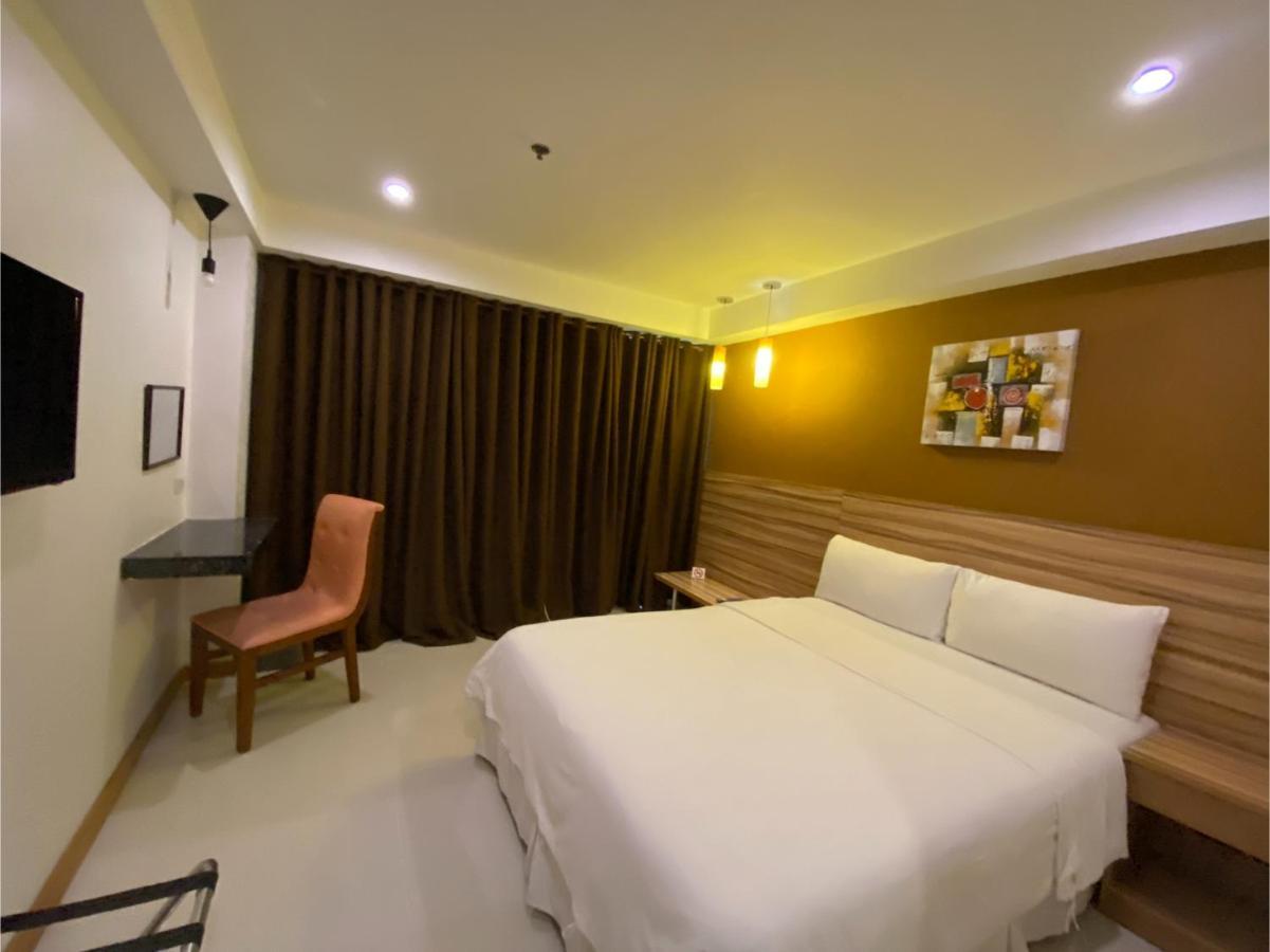 Capital O 820 Guijo Suites Makati Manila Eksteriør bilde