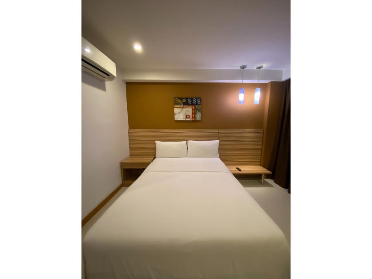 Capital O 820 Guijo Suites Makati Manila Eksteriør bilde