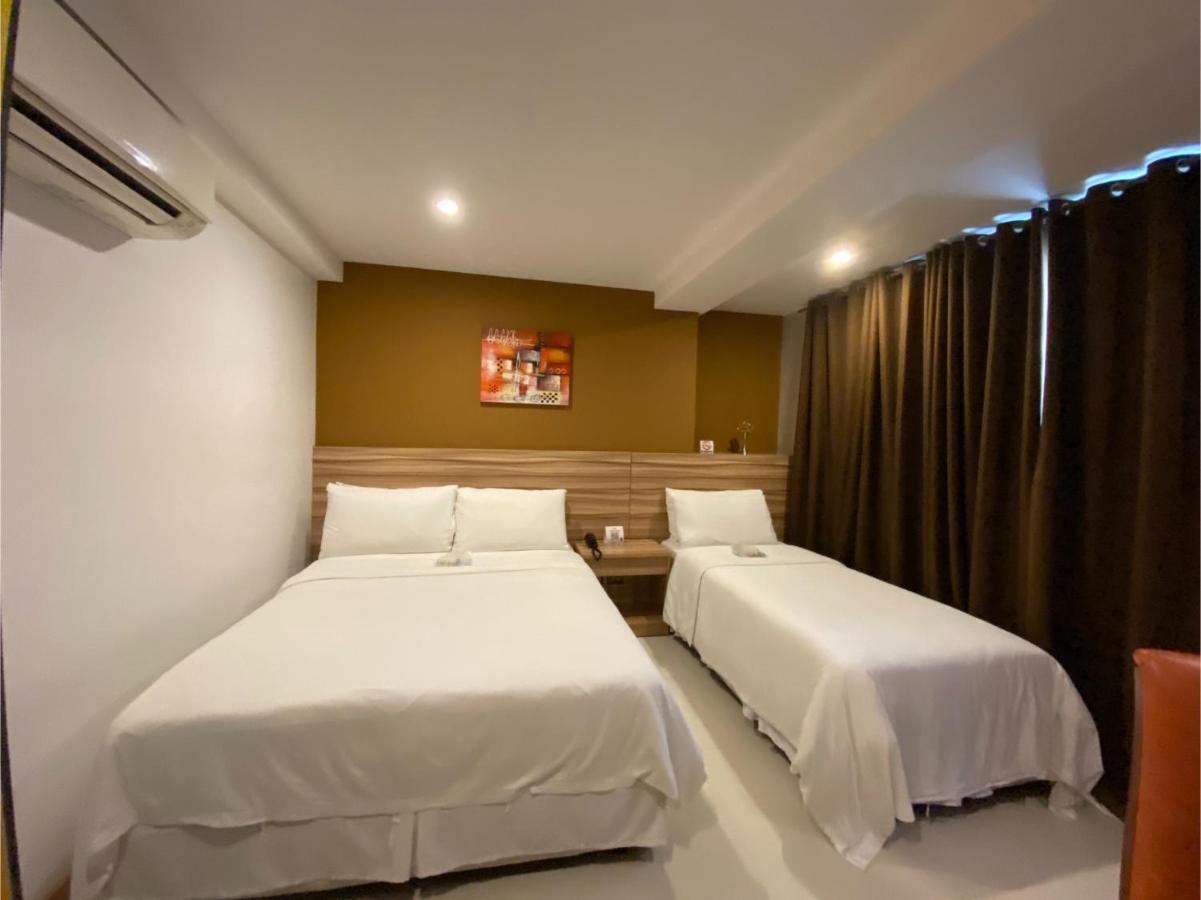 Capital O 820 Guijo Suites Makati Manila Eksteriør bilde